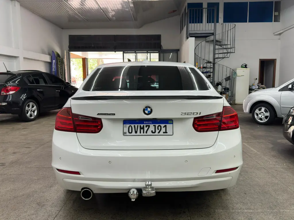 BMW 320I - Foto