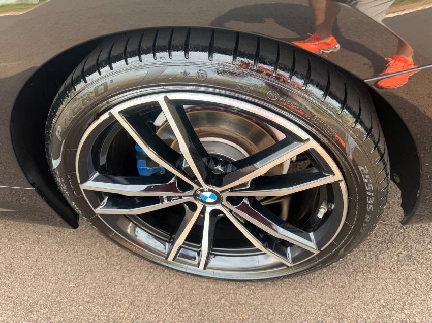 BMW 320I - Foto