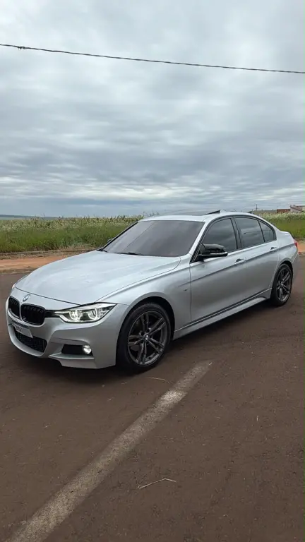 BMW 320I - Foto
