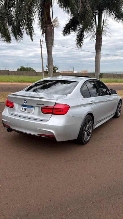 BMW 320I - Foto