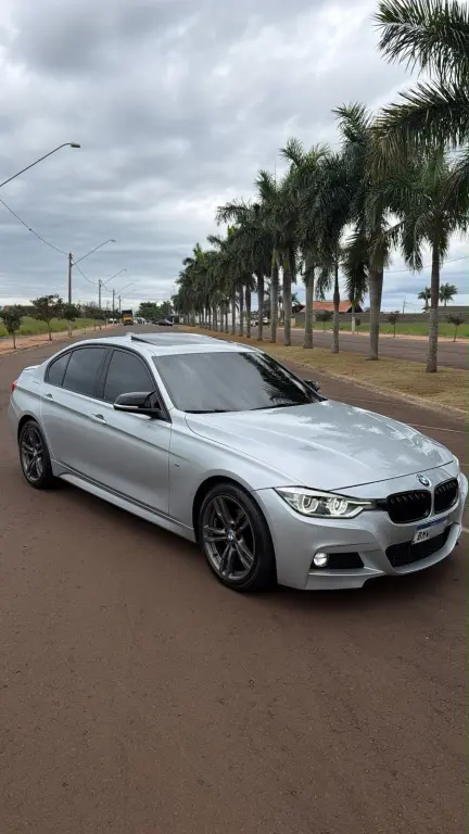 BMW 320I - Foto