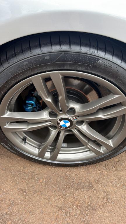 BMW 320I - Foto
