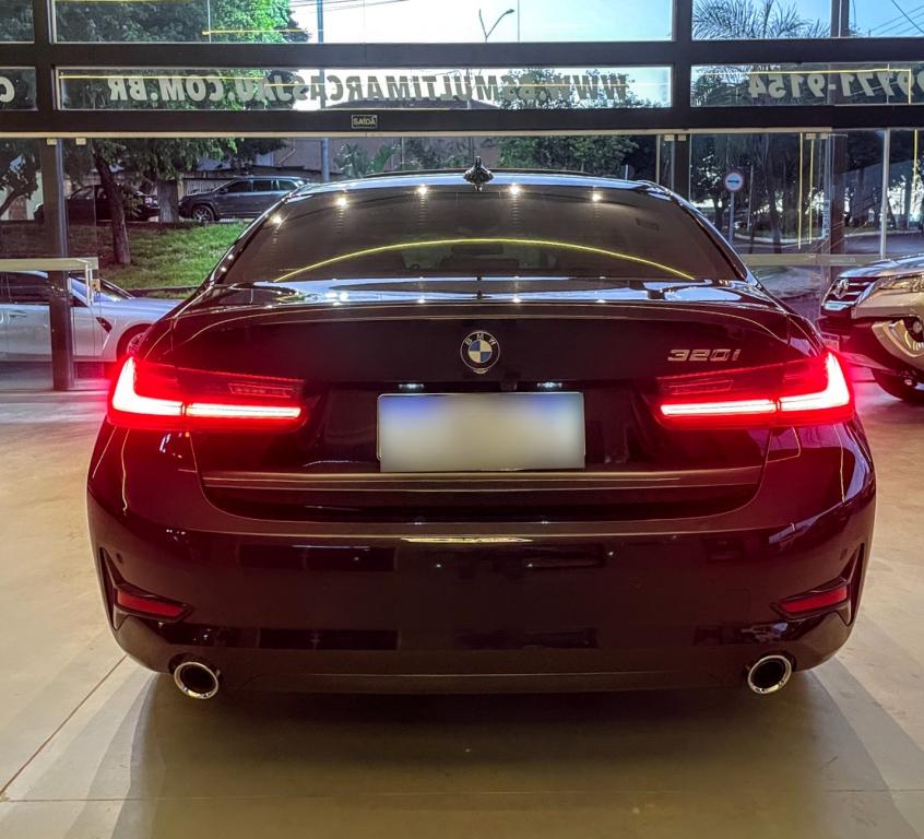 BMW 320I - Foto
