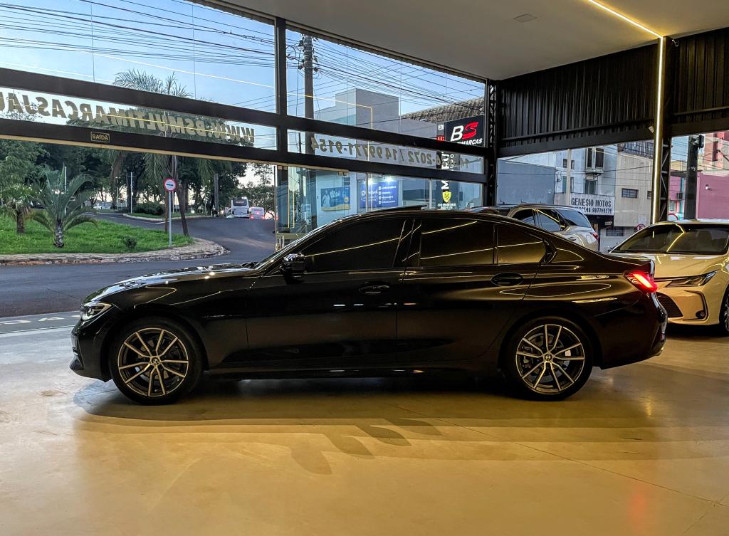 BMW 320I - Foto