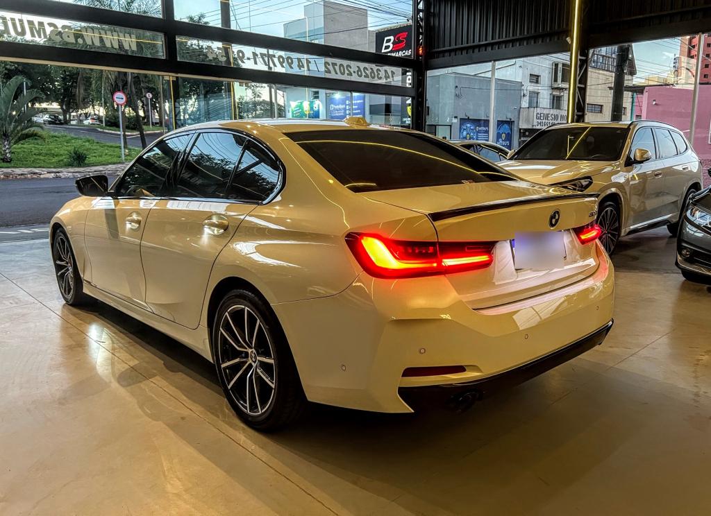 BMW 320I - Foto