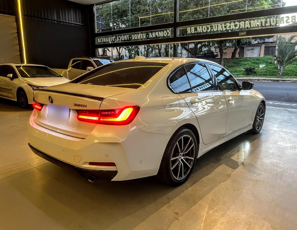 BMW 320I - Foto