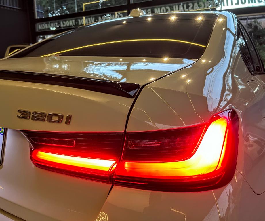 BMW 320I - Foto