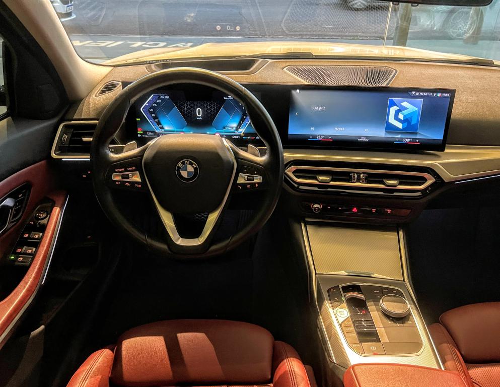 BMW 320I - Foto