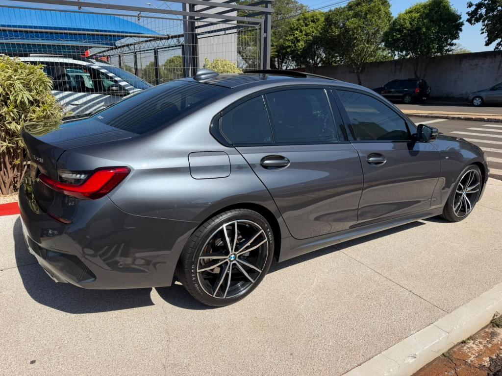 BMW 320I - Foto