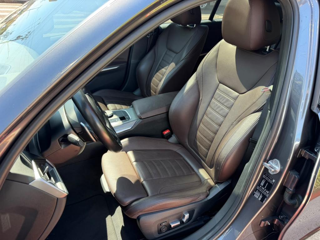 BMW 320I - Foto