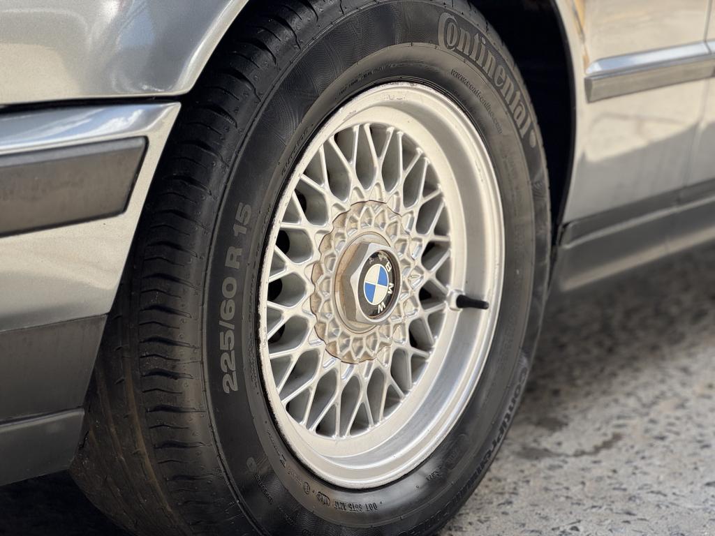 BMW 540I - Foto