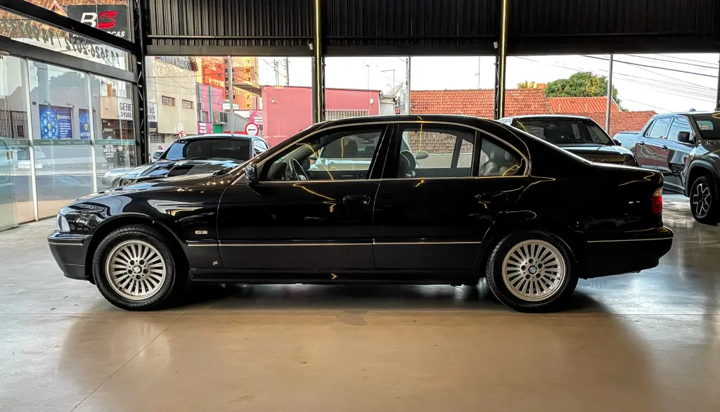 BMW 540I - Foto