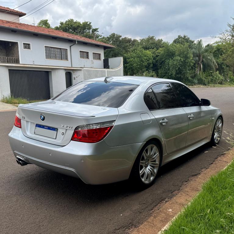 BMW 550I - Foto