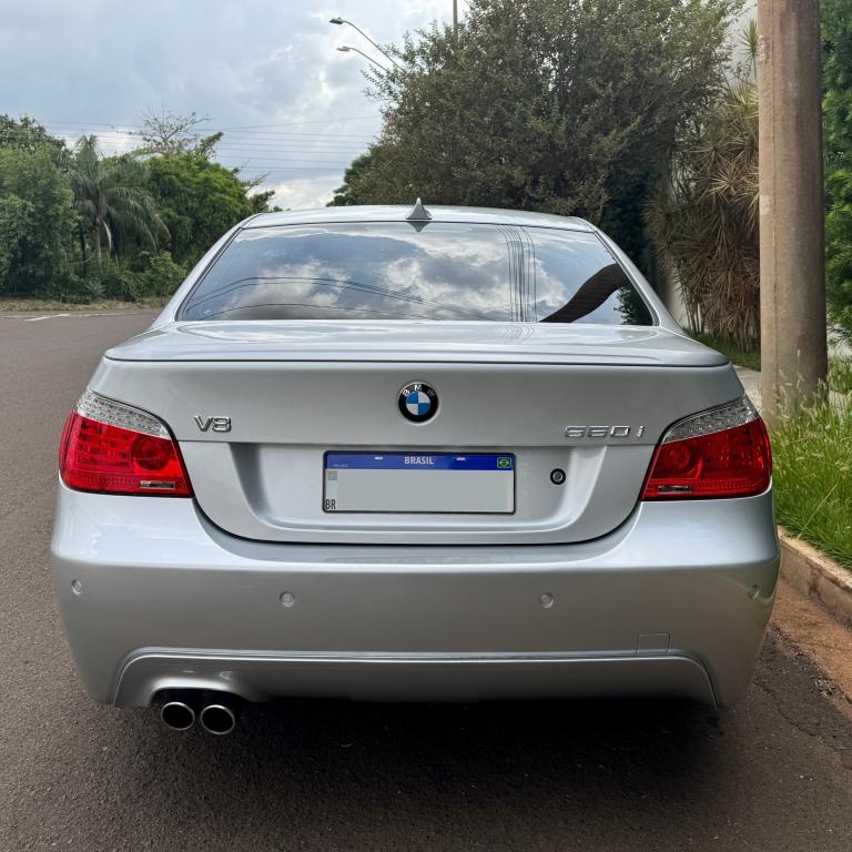 BMW 550I - Foto