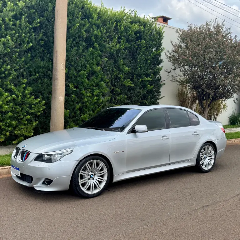 BMW 550I - Foto