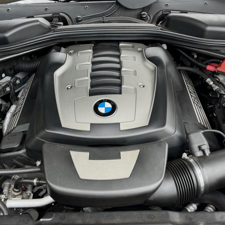 BMW 550I - Foto