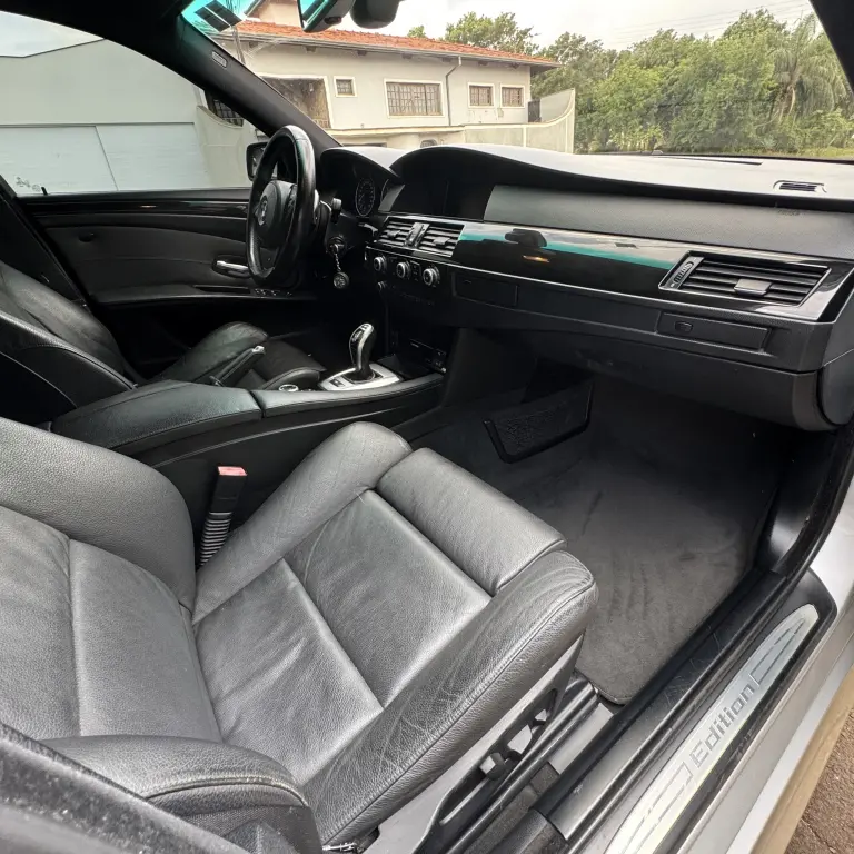 BMW 550I - Foto