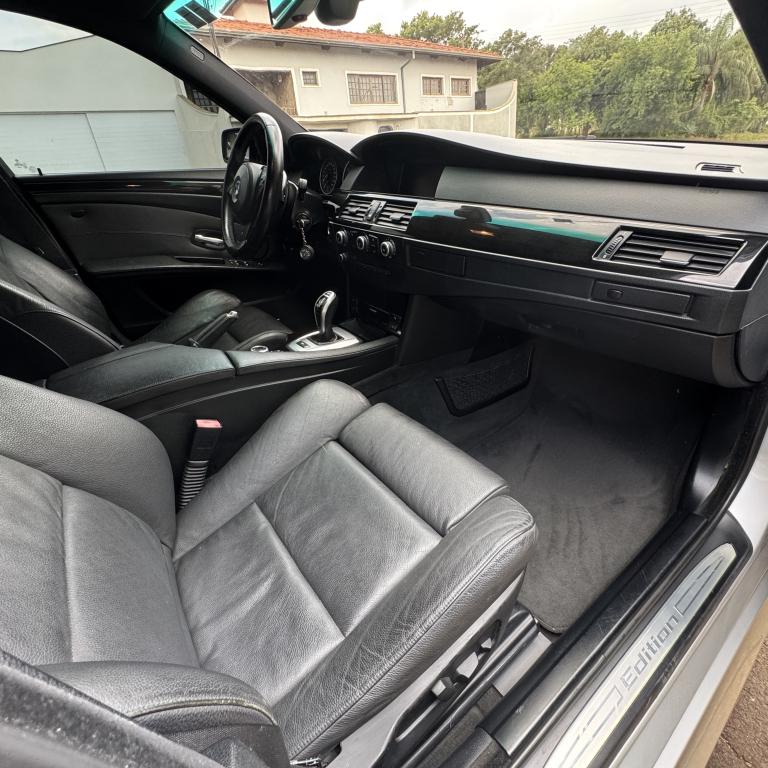 BMW 550I - Foto