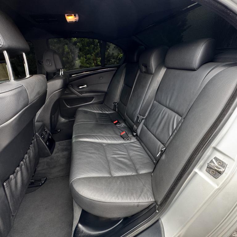 BMW 550I - Foto