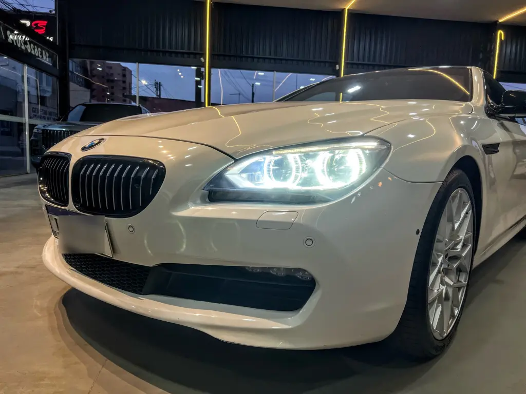 BMW 650I - Foto