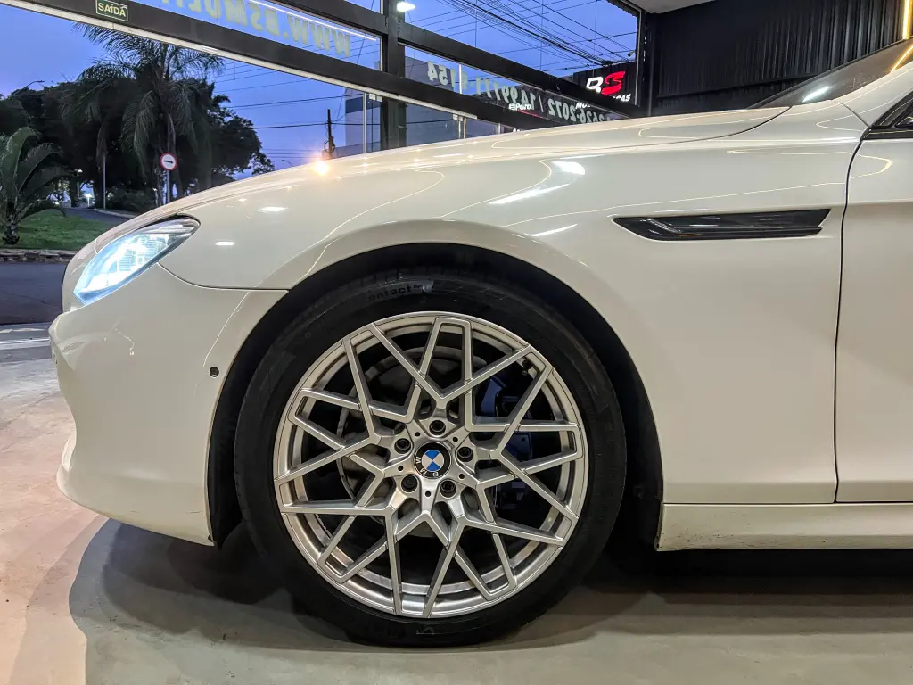 BMW 650I - Foto