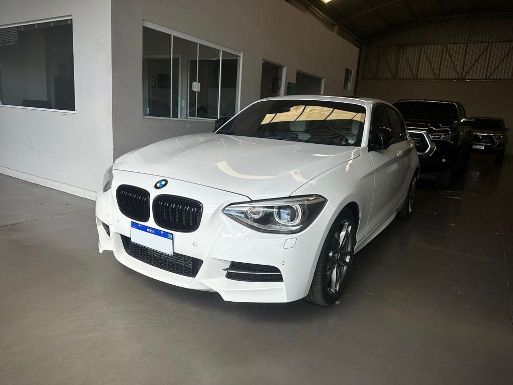 BMW M 135I - Foto