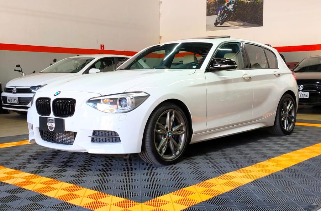 BMW M 135I - Foto