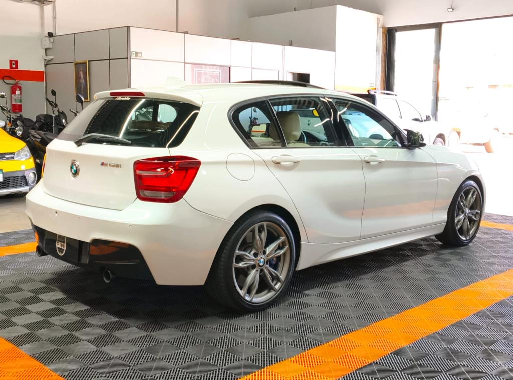 BMW M 135I - Foto