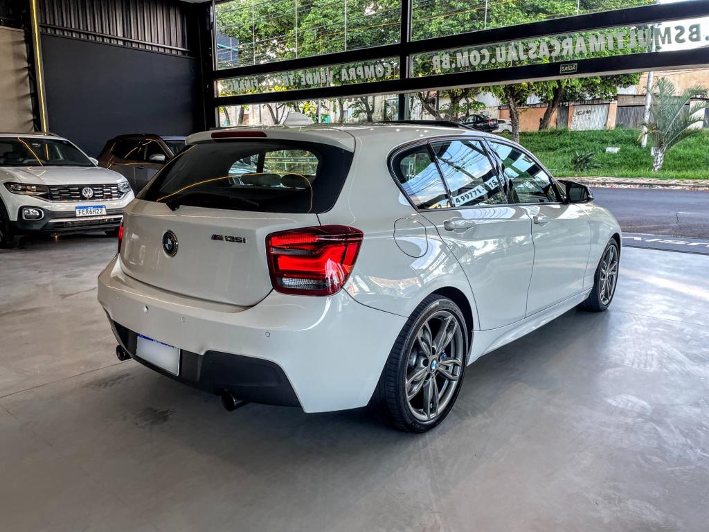BMW M 135I - Foto