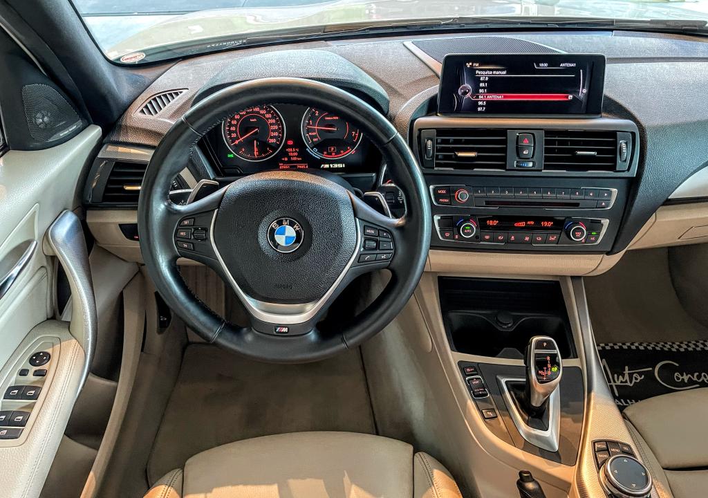 BMW M 135I - Foto