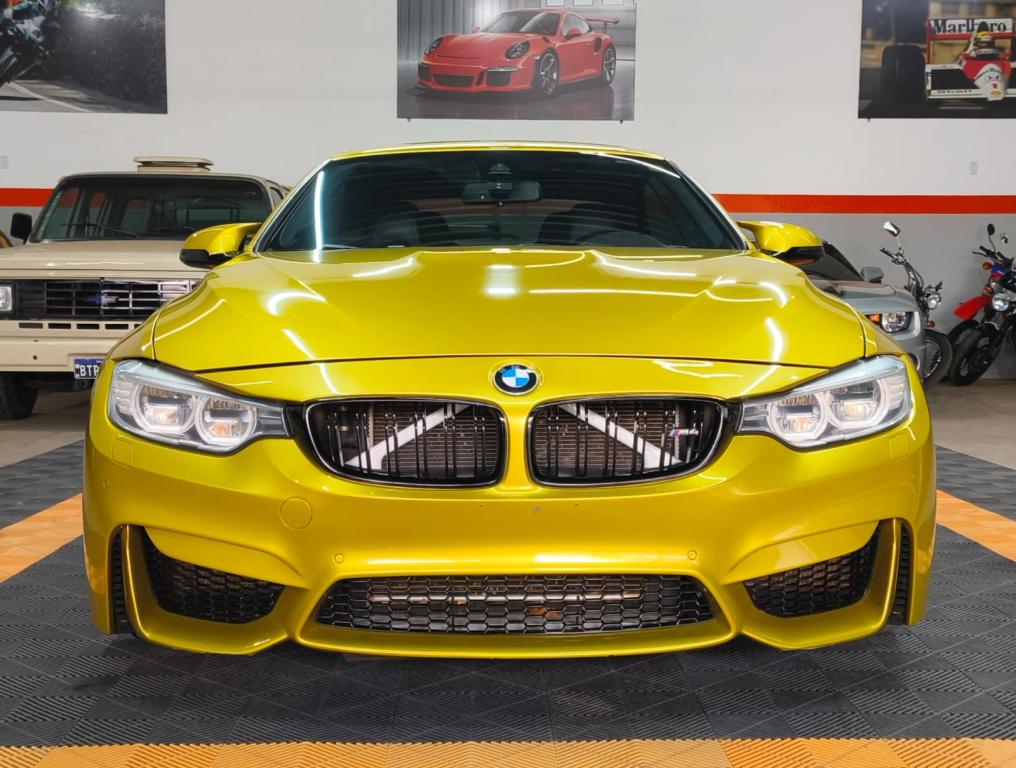 BMW M4 - Foto