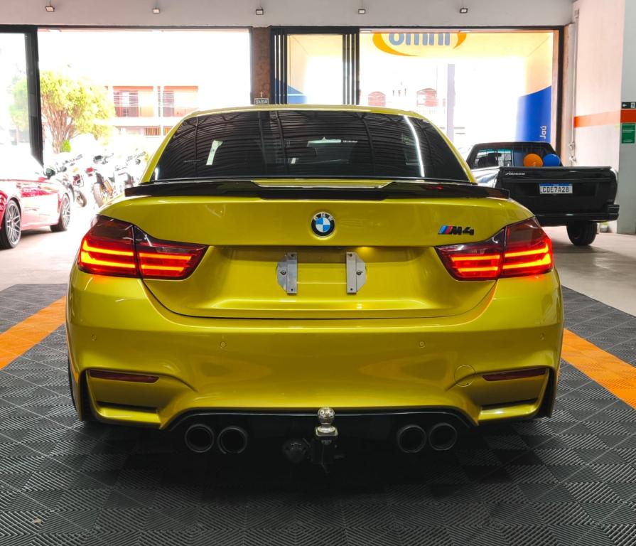 BMW M4 - Foto