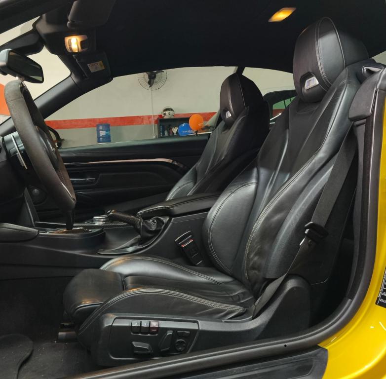 BMW M4 - Foto