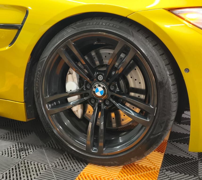 BMW M4 - Foto