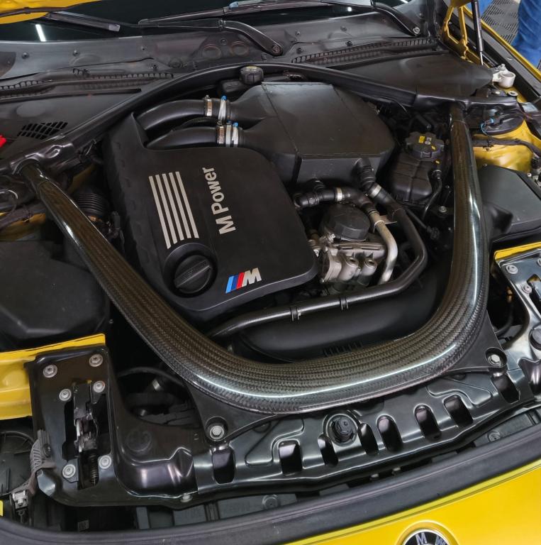 BMW M4 - Foto