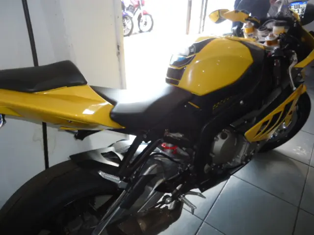 BMW S 1000 - Foto