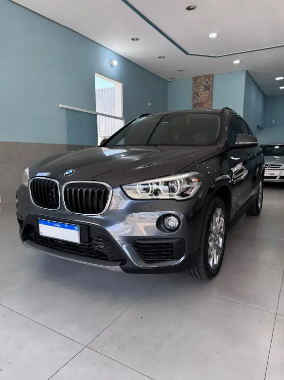 BMW X1 - Foto
