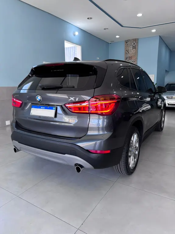 BMW X1 - Foto