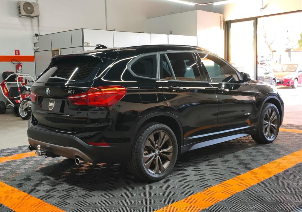 BMW X1 - Foto