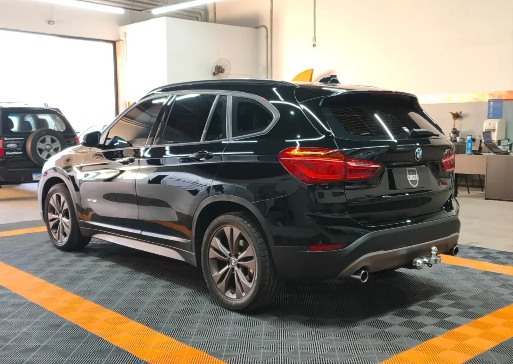 BMW X1 - Foto