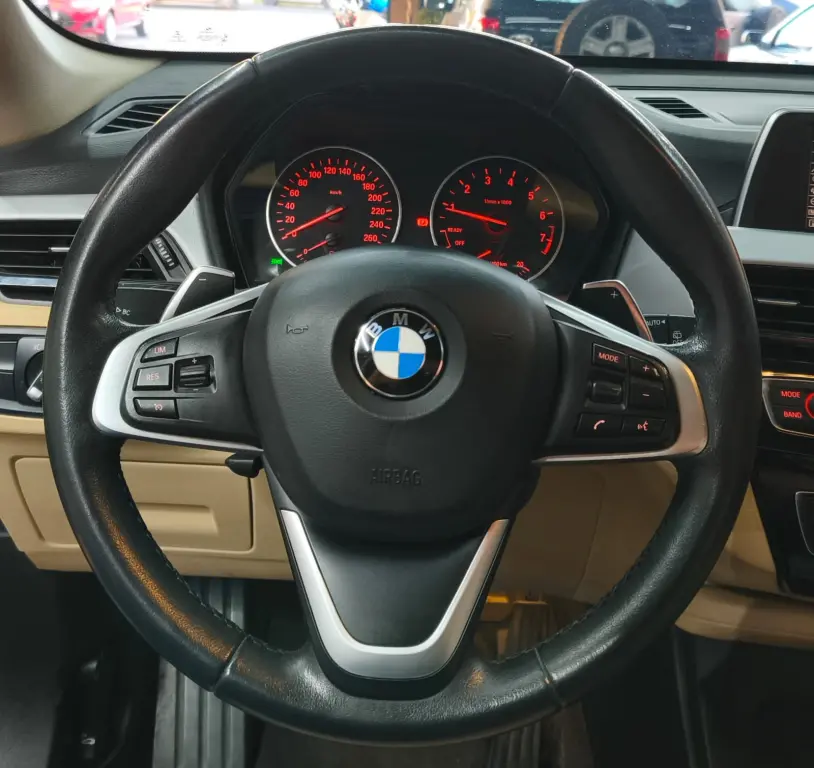 BMW X1 - Foto
