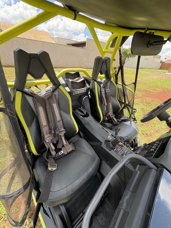 BRP CAN-AM Maverick X2 1000 R - Foto
