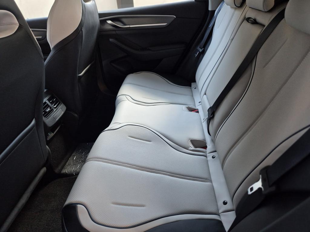 BYD King - Foto