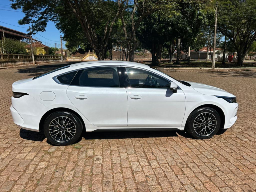 BYD King - Foto