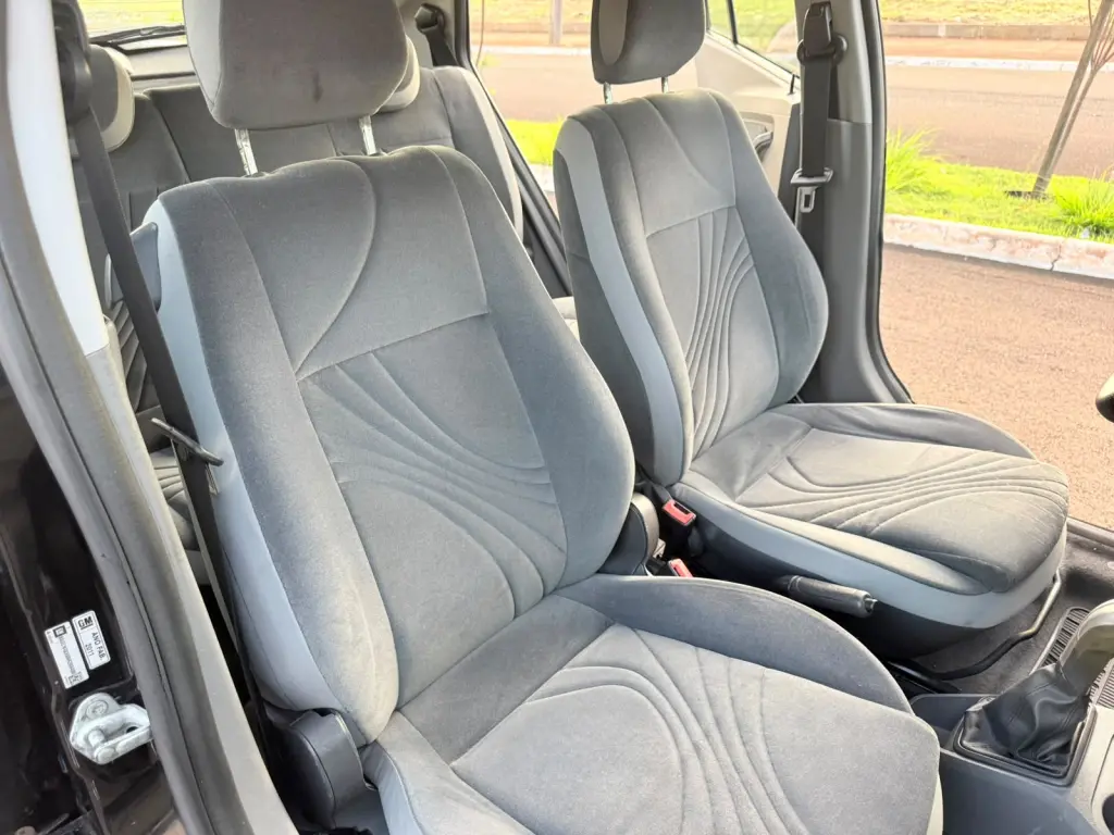 CHEVROLET Agile - Foto