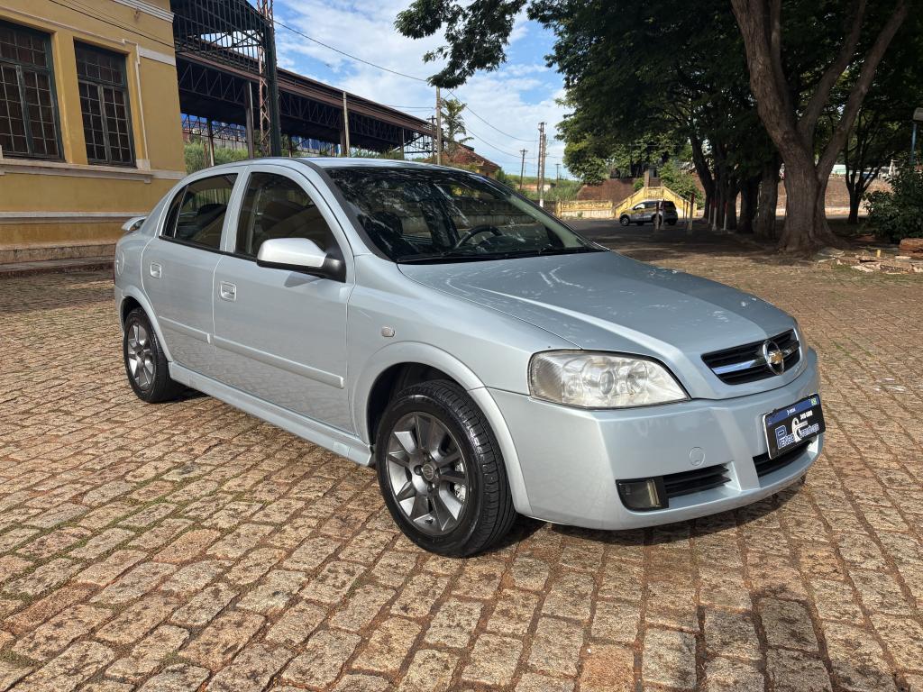 CHEVROLET Astra Hatch - Foto