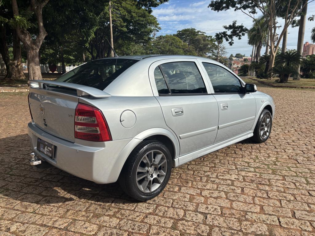 CHEVROLET Astra Hatch - Foto