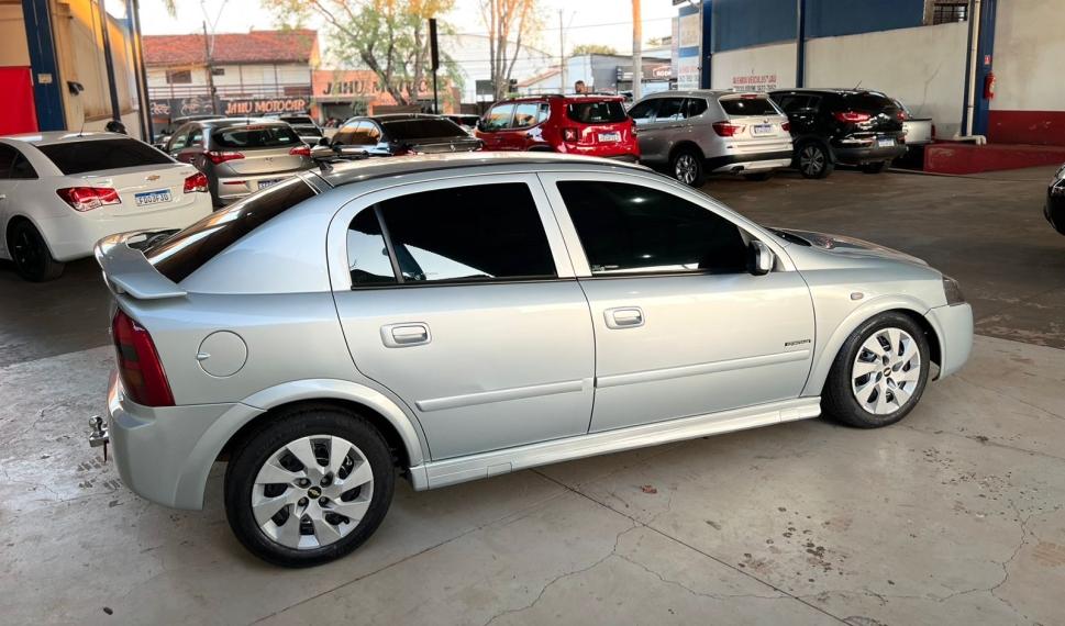 CHEVROLET Astra Hatch - Foto