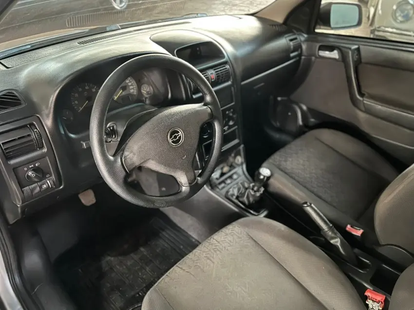 CHEVROLET Astra Hatch - Foto