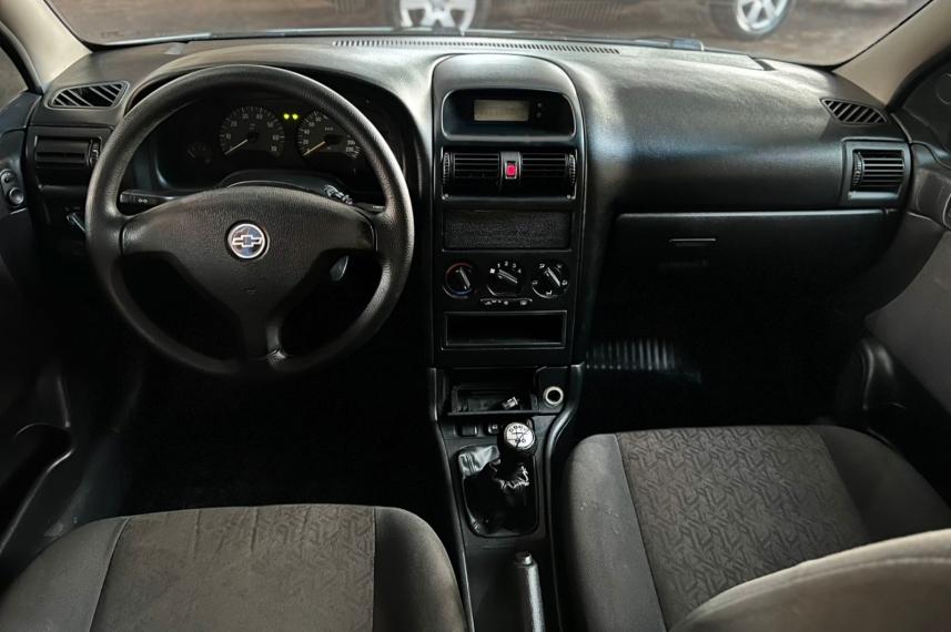 CHEVROLET Astra Hatch - Foto